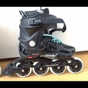Rollerblades for woman/ sise 6! LIKE NEW